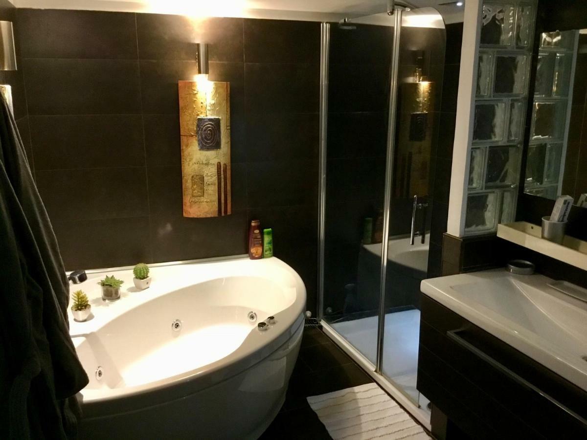 Top House Murat Con Idromassaggio Барі Екстер'єр фото